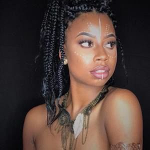 Meet your Posher, Aja